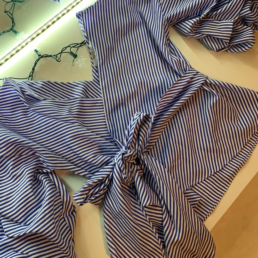 Wrap shirt with puffy sleeves